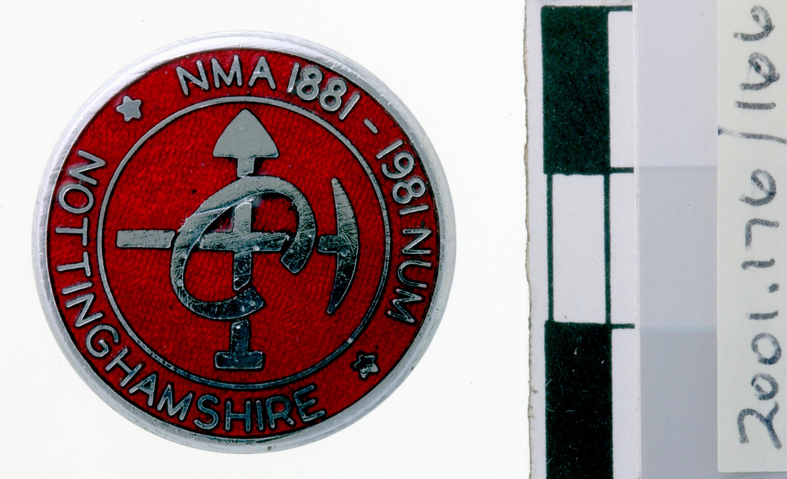 N.U.M. Nottingham, badge