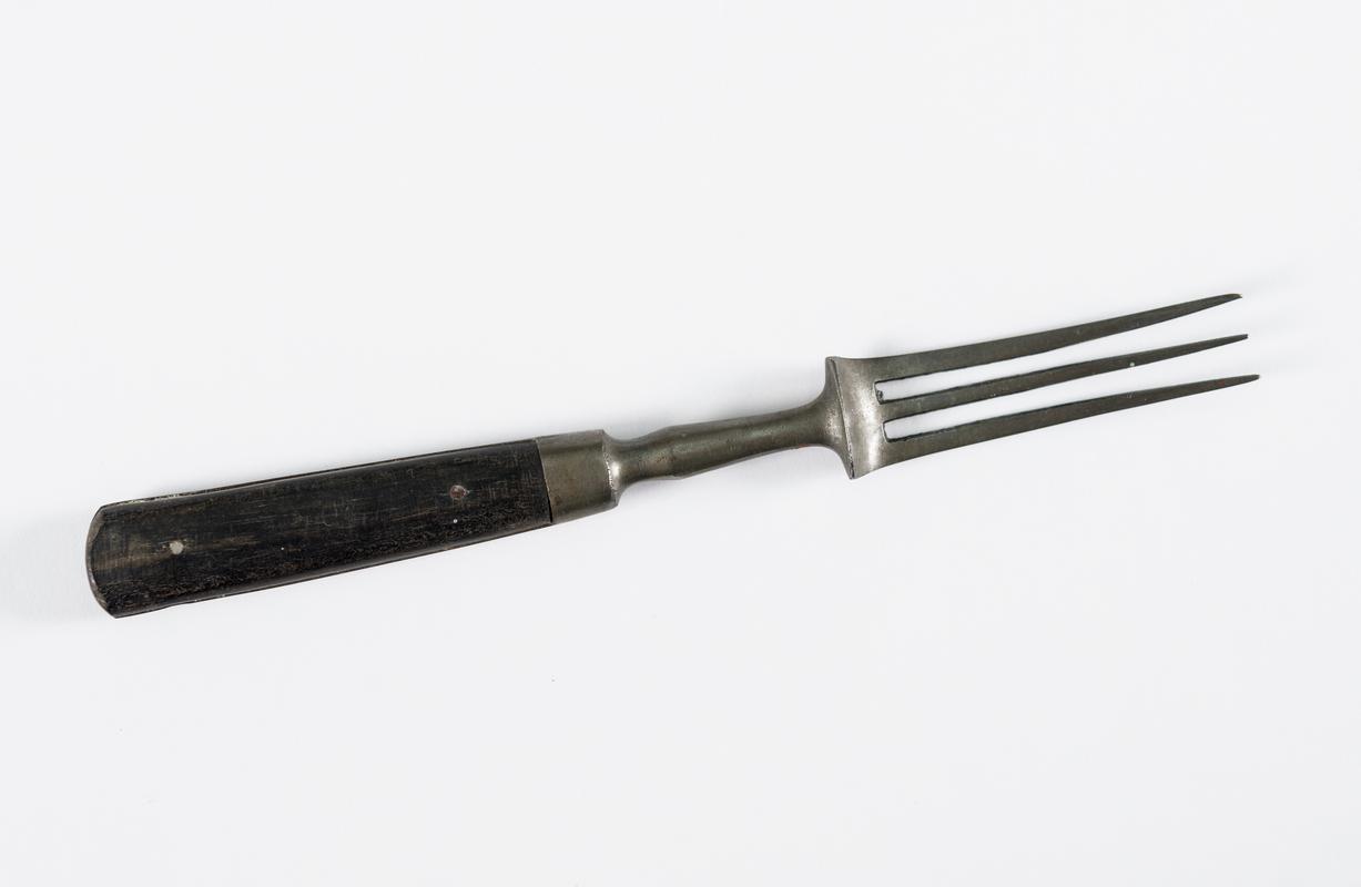 Fork, table