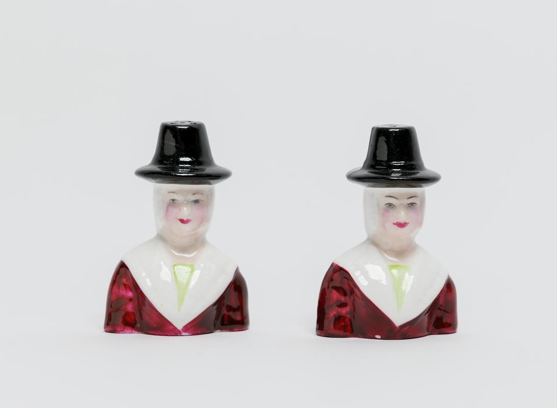 salt cellar &amp; pepper pot