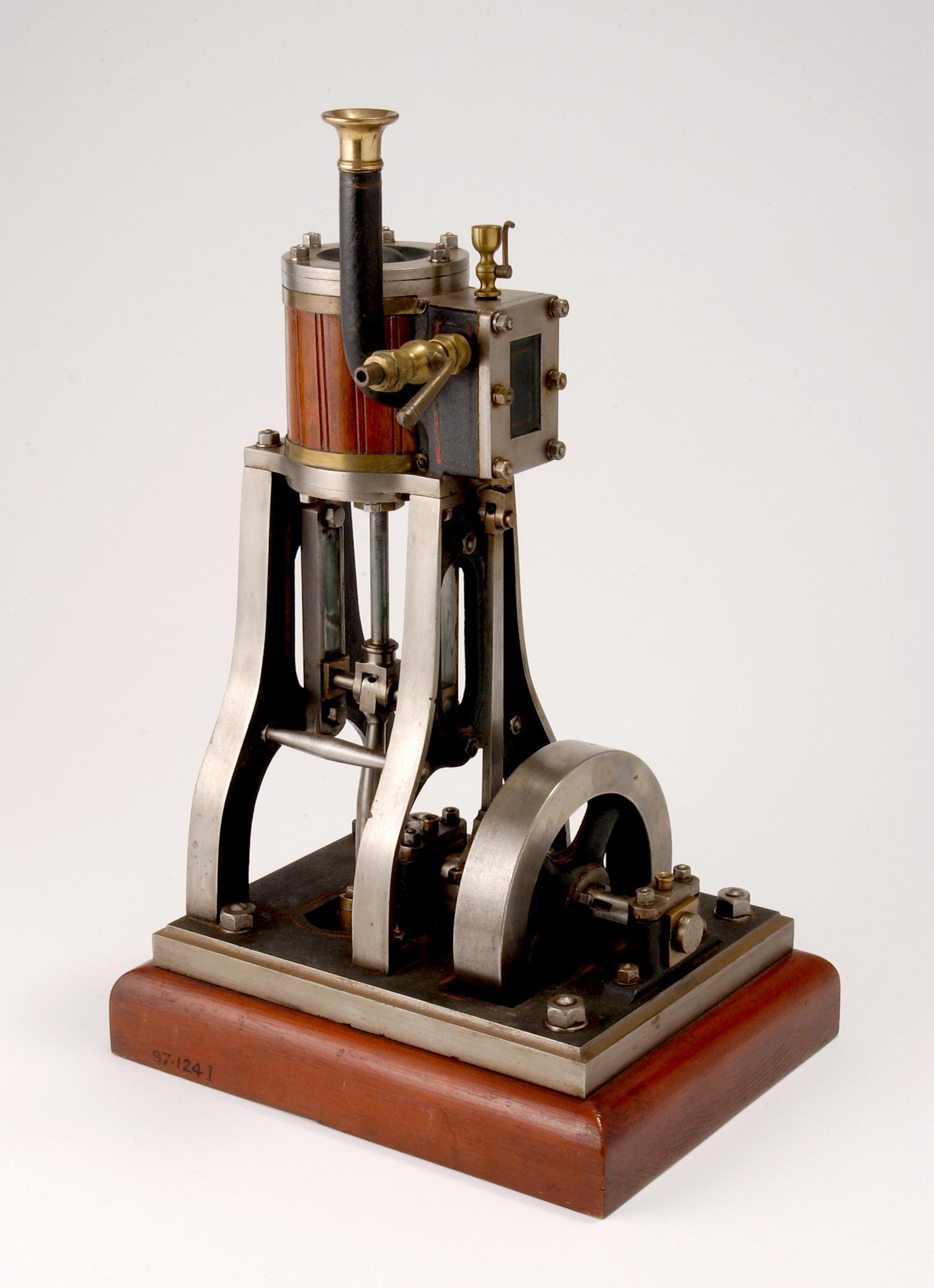 Single cylinder vertical steam engine model