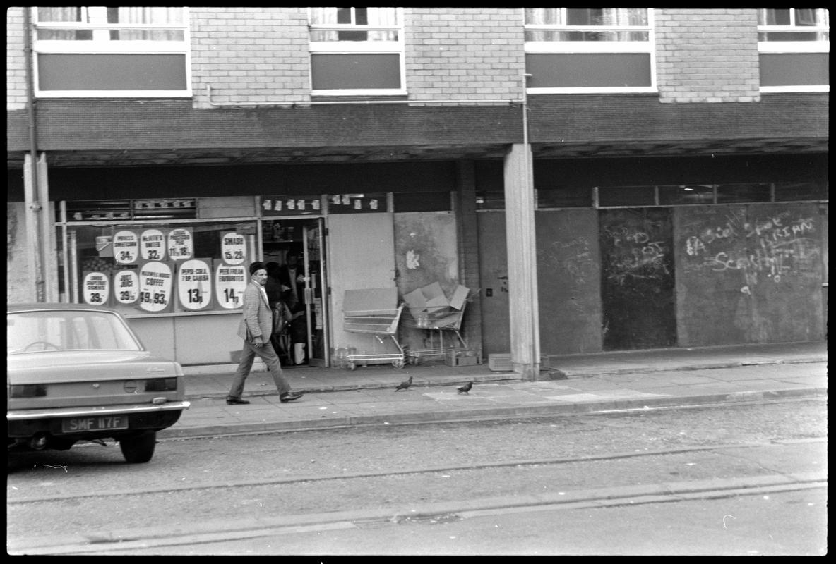 Butetown, negative