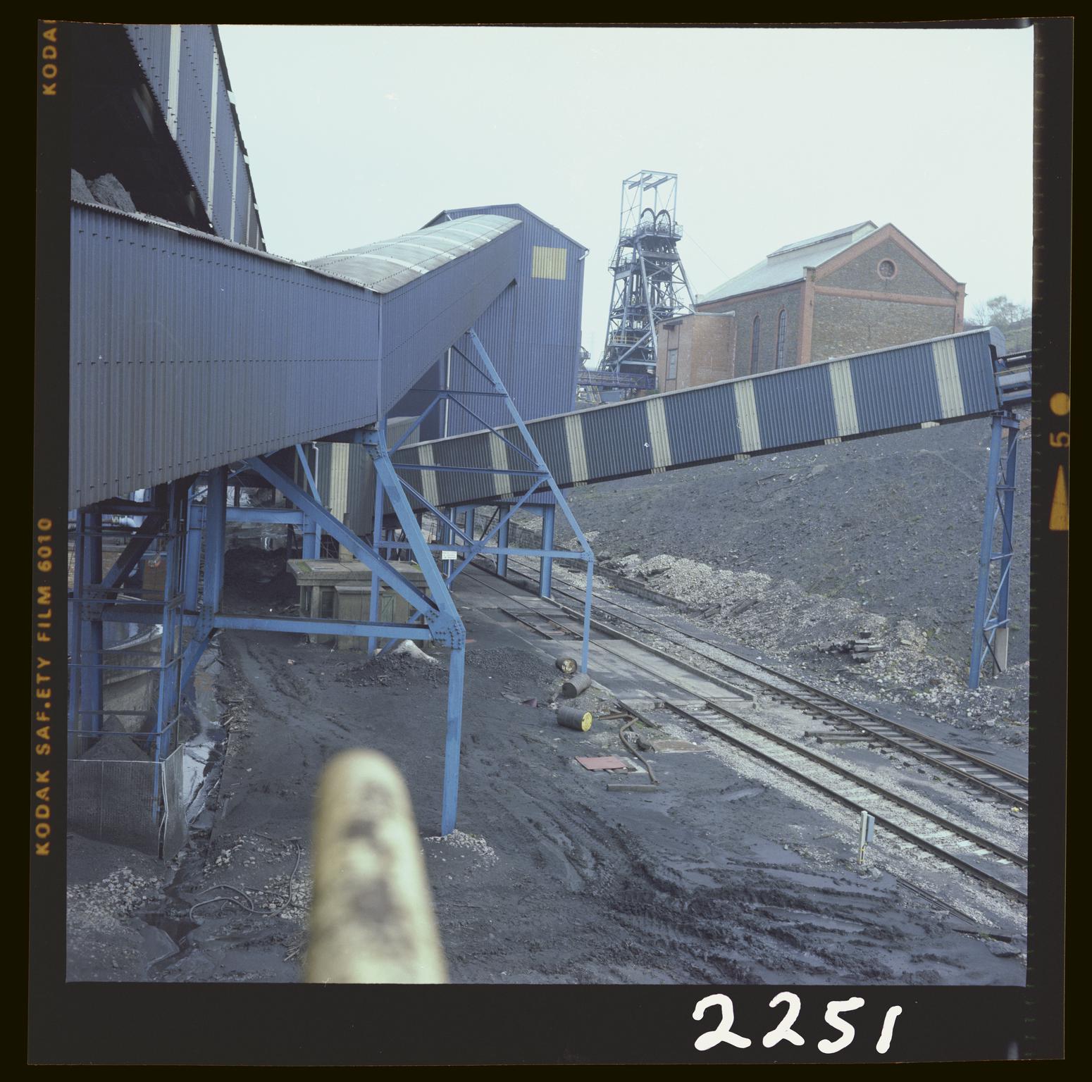 Oakdale Colliery, negative