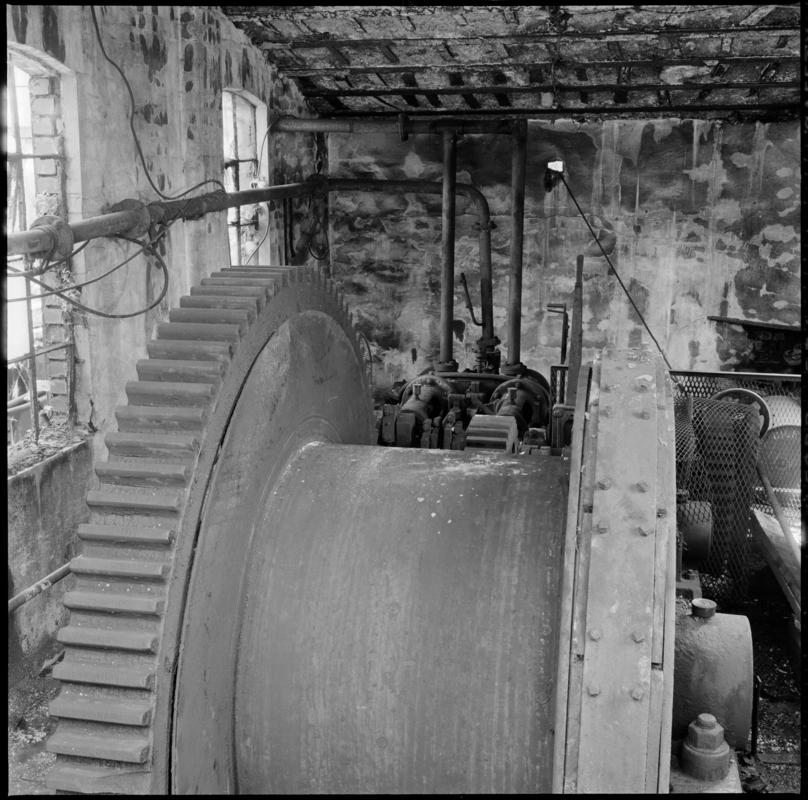 Black and white film negative showing a capstan, Deep Duffryn Colliery 1977.  &#039;Deep Duffryn capstan 1977&#039; is transcribed from original negative bag. Appears to be identical to 2009.3/2546.