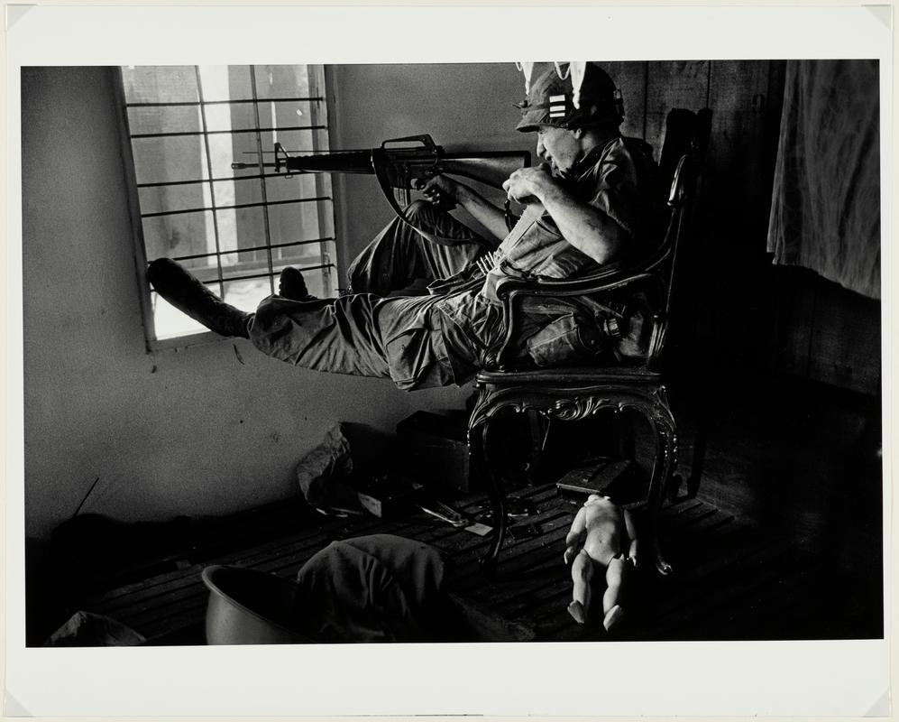 G.I. during urban fighting, Saigon, 1968
