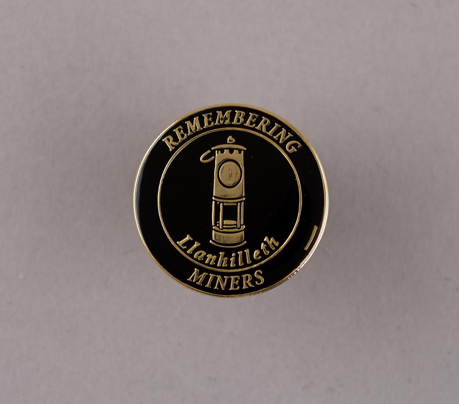 Remembering Llanhilleth Miners, badge