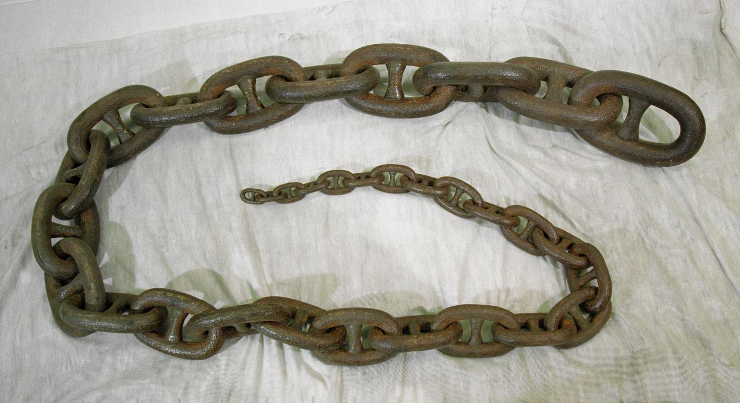 Chain made by Brown Lenox and Co. Ltd., Pontypridd