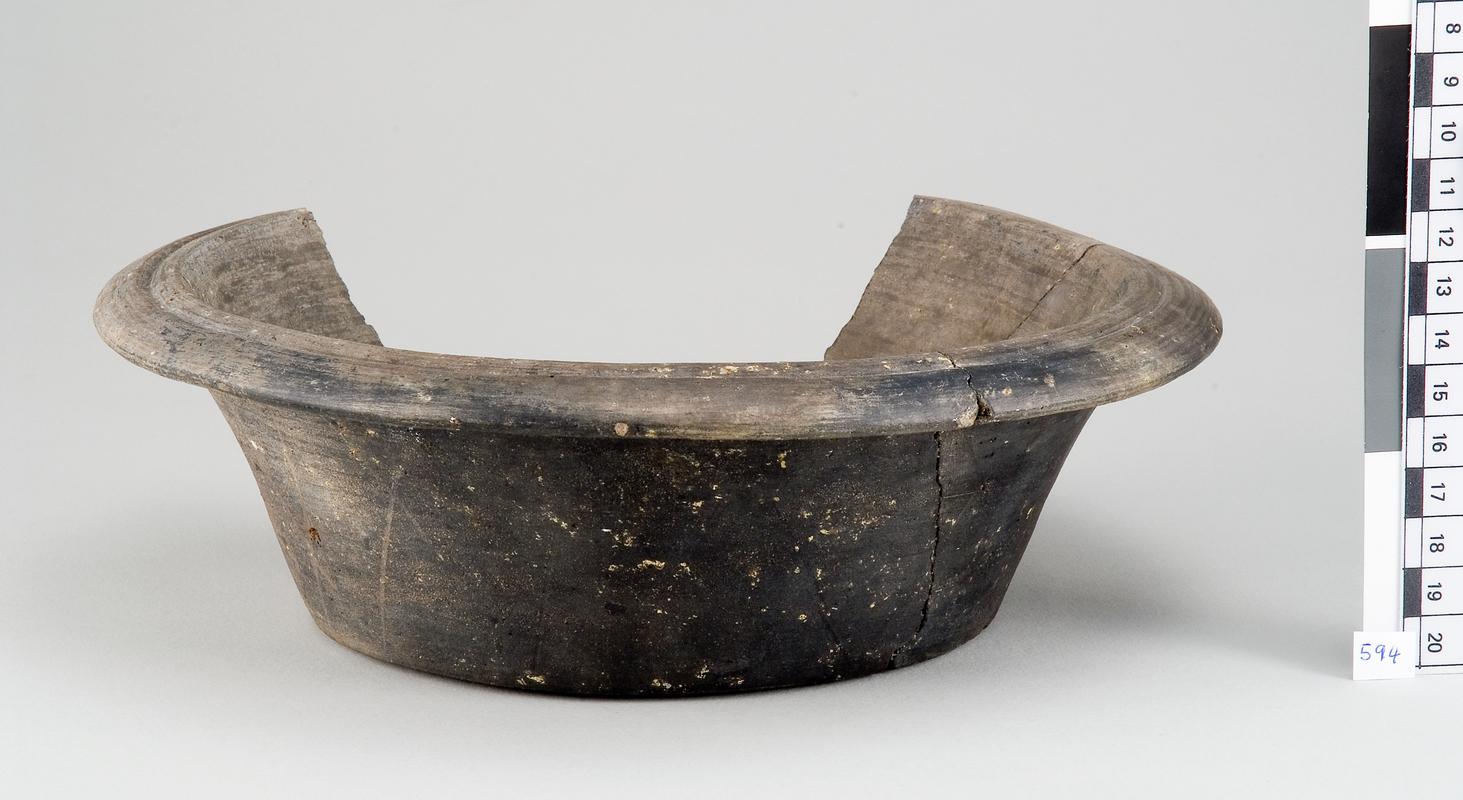 pottery flanged dish