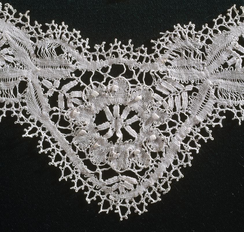 Maltese type beaded lace