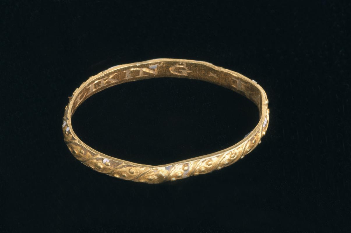 gold posy ring