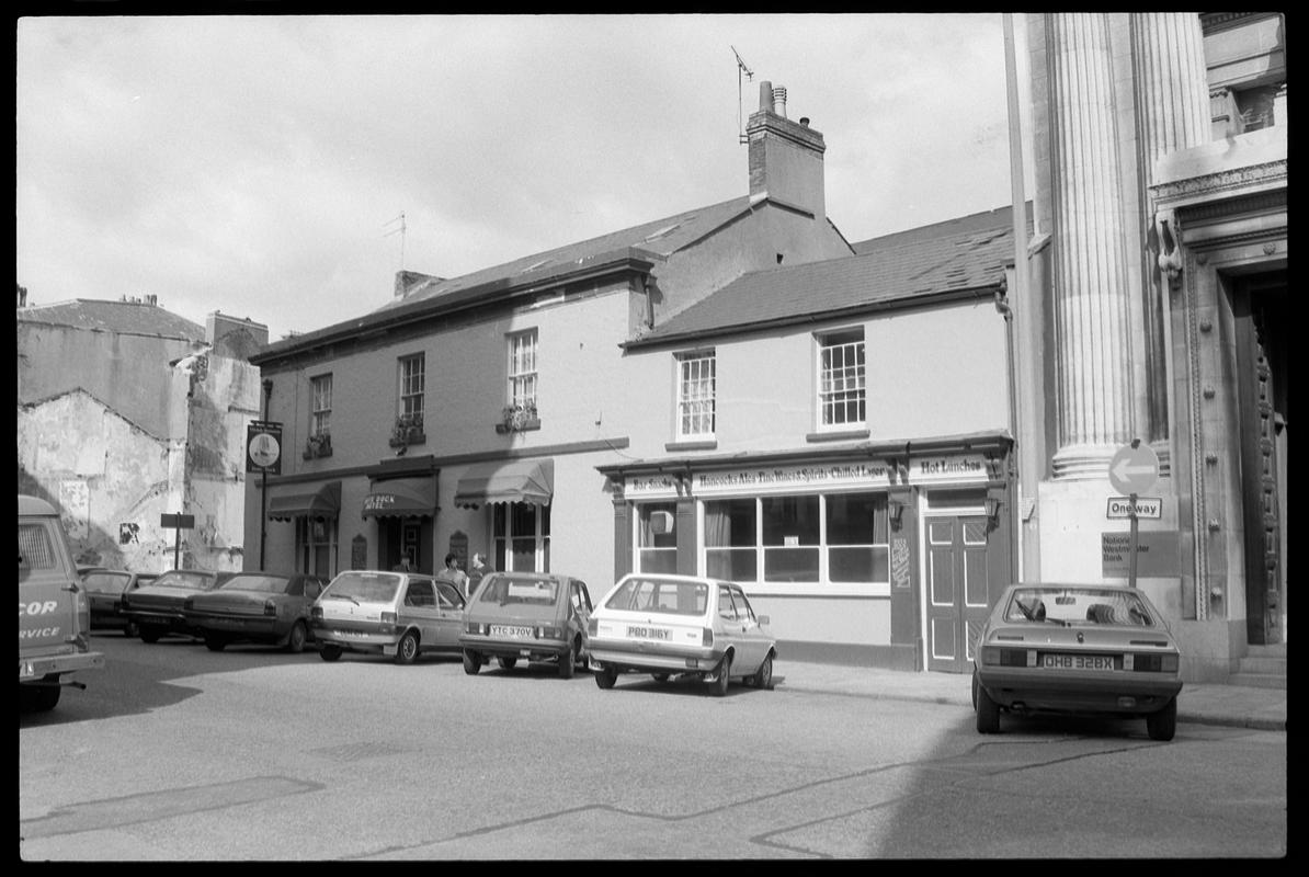 West Bute Tavern, West Bute Street.