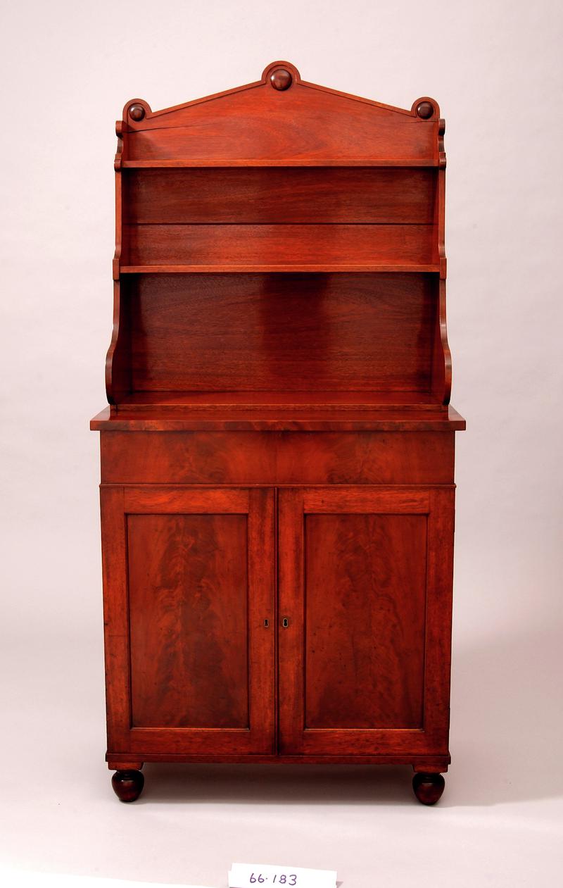 Chiffonier