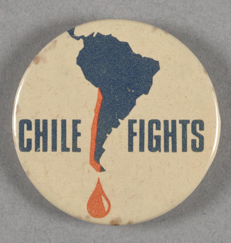 Badge with slogan &#039;CHILE FIGHTS&#039; and outline of South America.