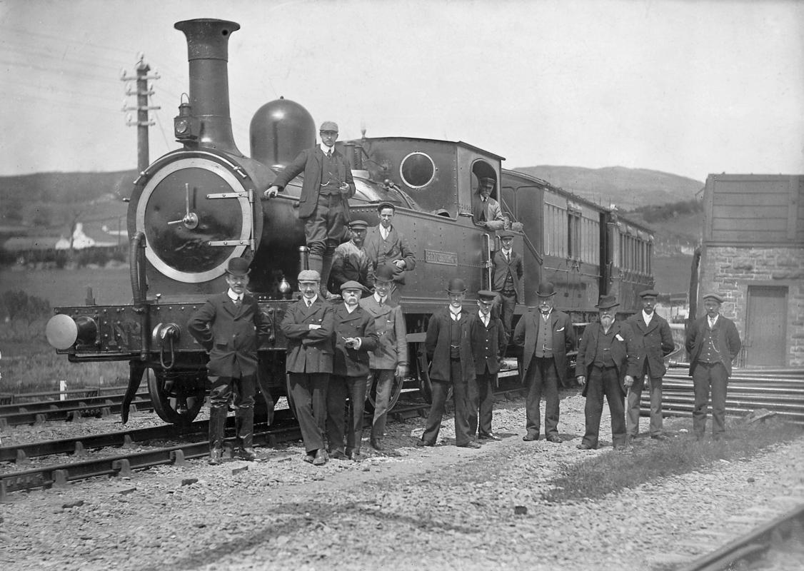 Staff next to the locomotive PLYNLIMMON