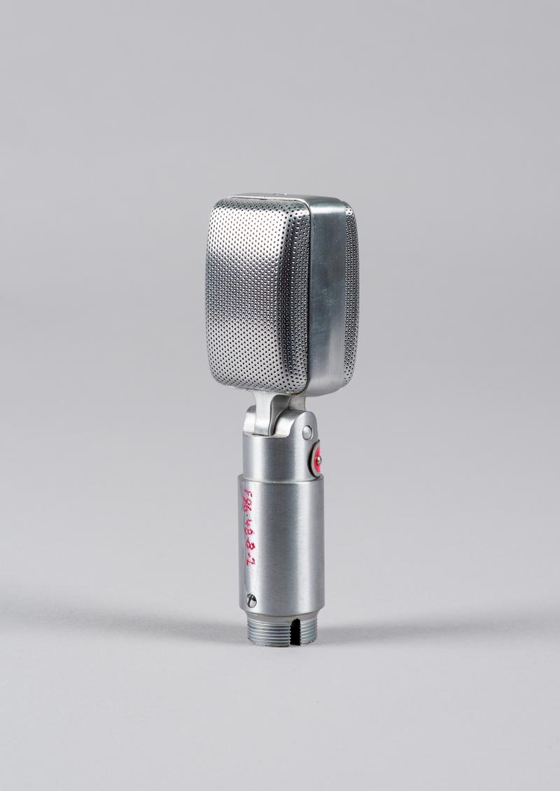 Microphone