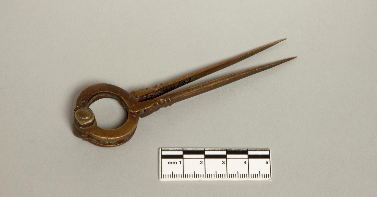 Post-Medieval copper alloy navigational dividers