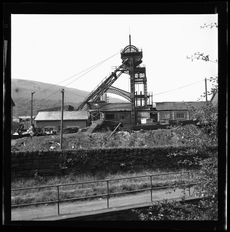 Deep Duffryn Colliery, negative