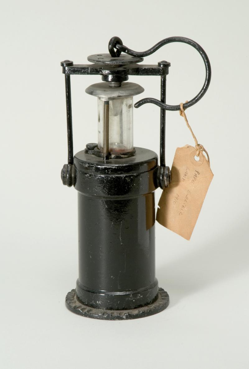 electric hand miners&#039; lamp, R.D.Pape Ltd.
