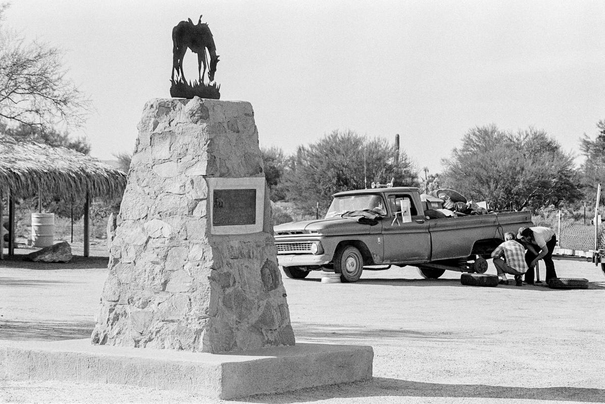 USA. ARIZONA. Tom MIX (cowboy movie star) memorial, Arizona. &quot;Who&#039;s spirit left his body on this spot and who&#039;s characterisation and portrayals in life served to better fix memories of the old West in the minds of living men&quot;.