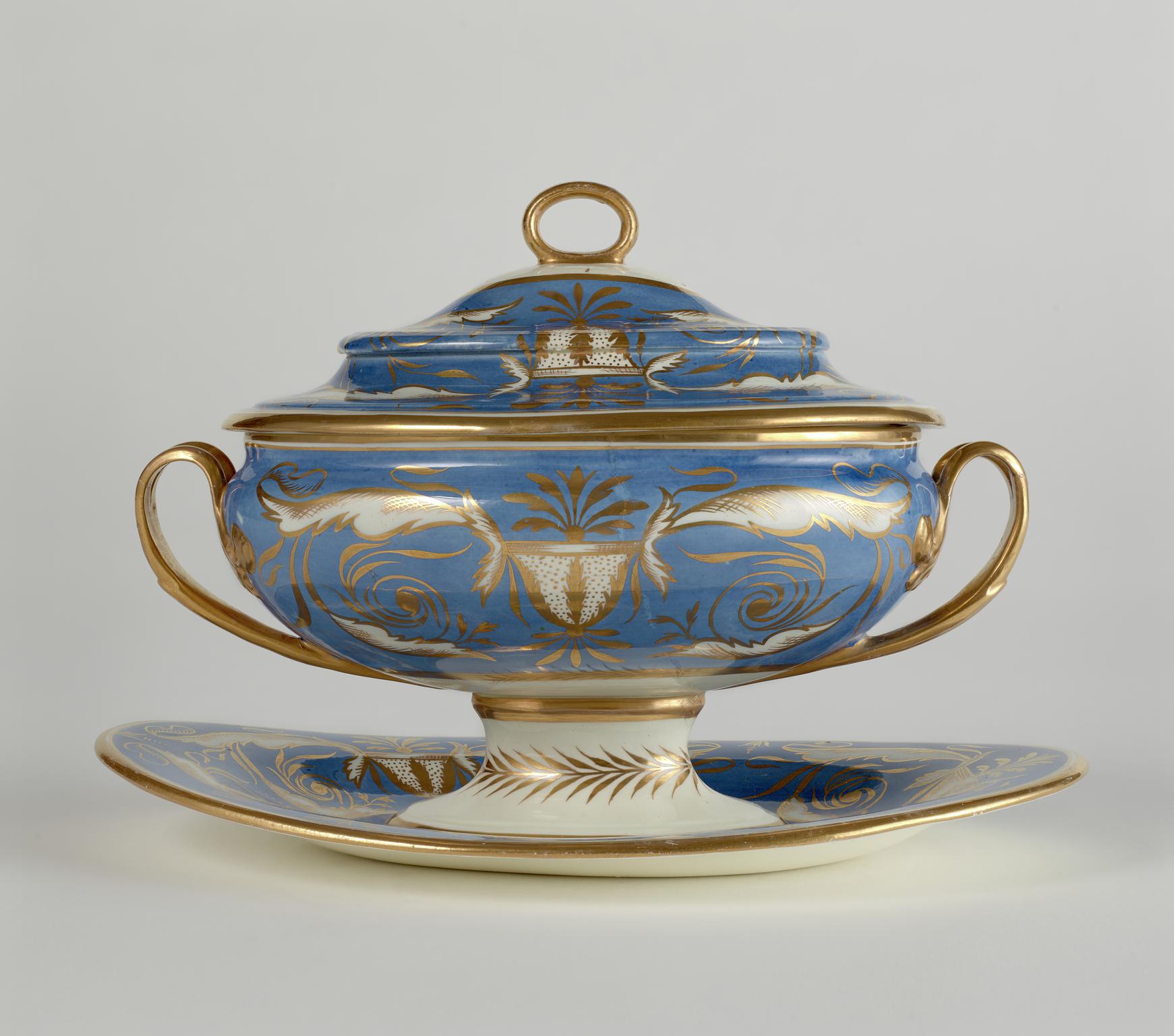 Tureen, cream with cover