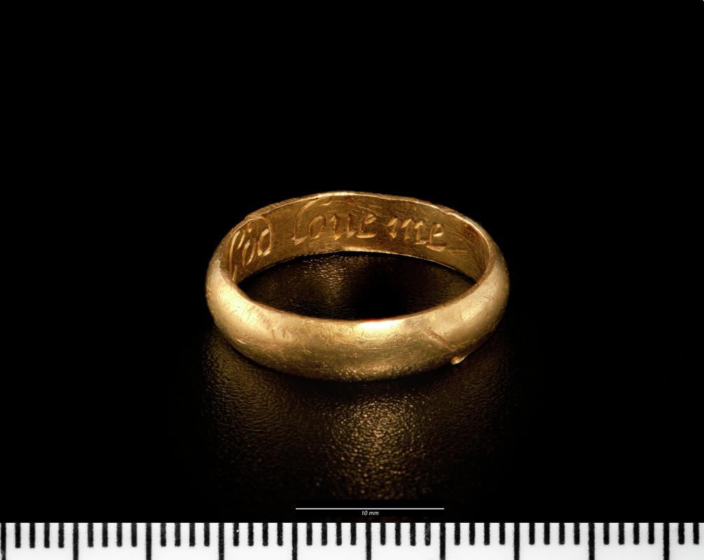 Post-Medieval gold finger ring