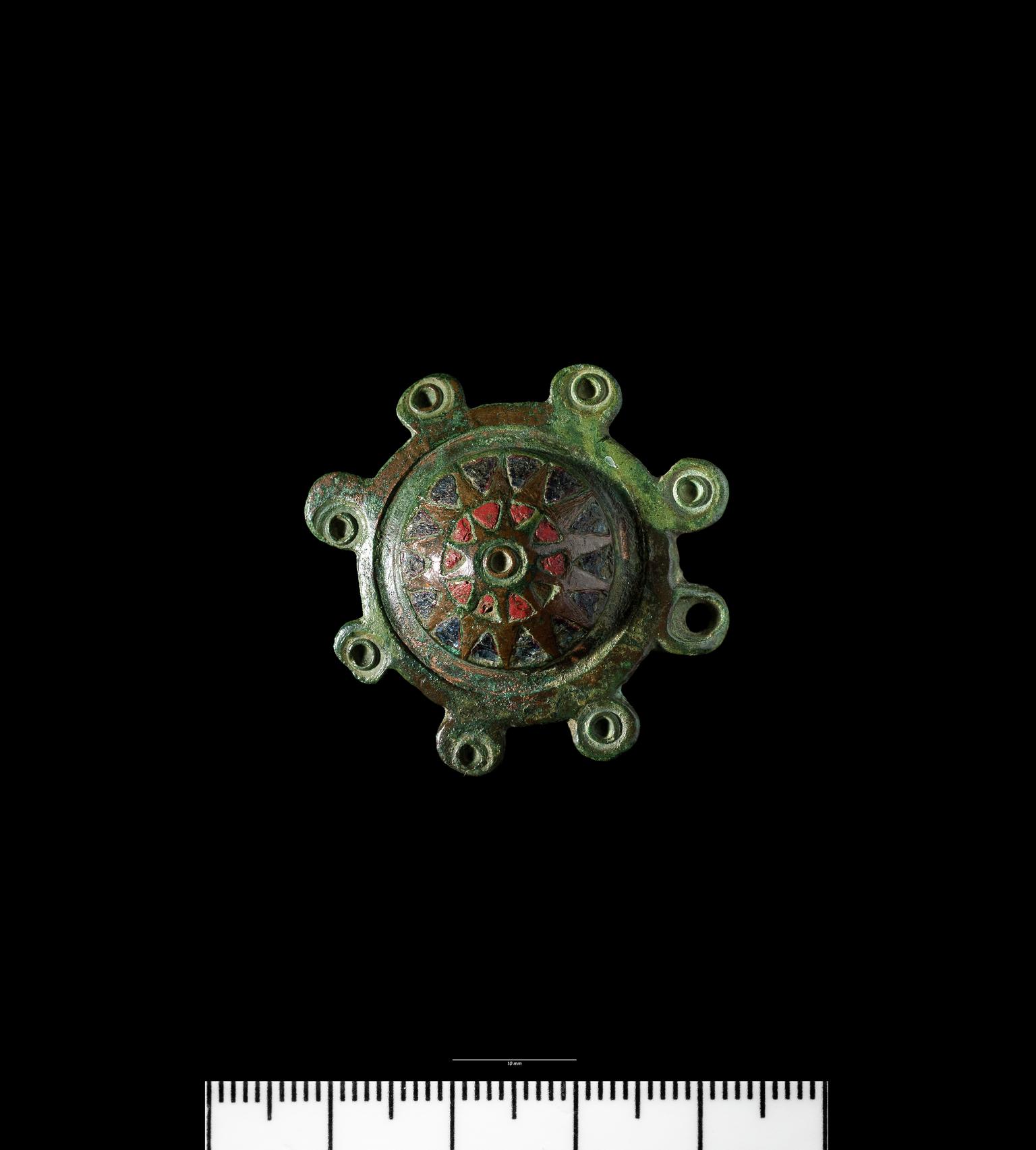 Roman copper alloy disc brooch