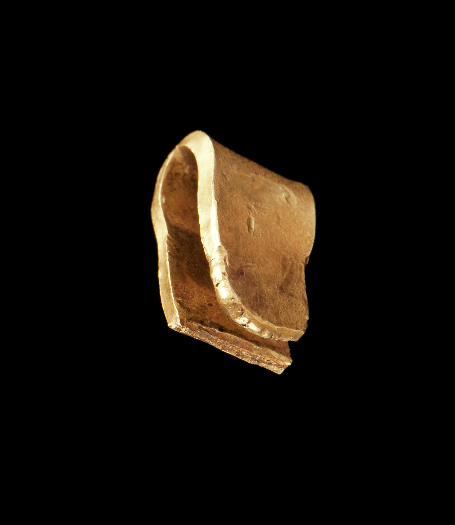 Bronze Age gold jewellery fragment