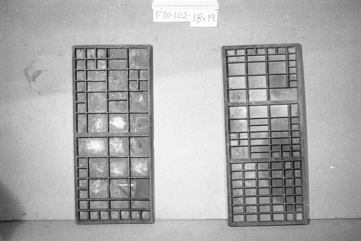 Wooden Trays with compartments for Lead Type