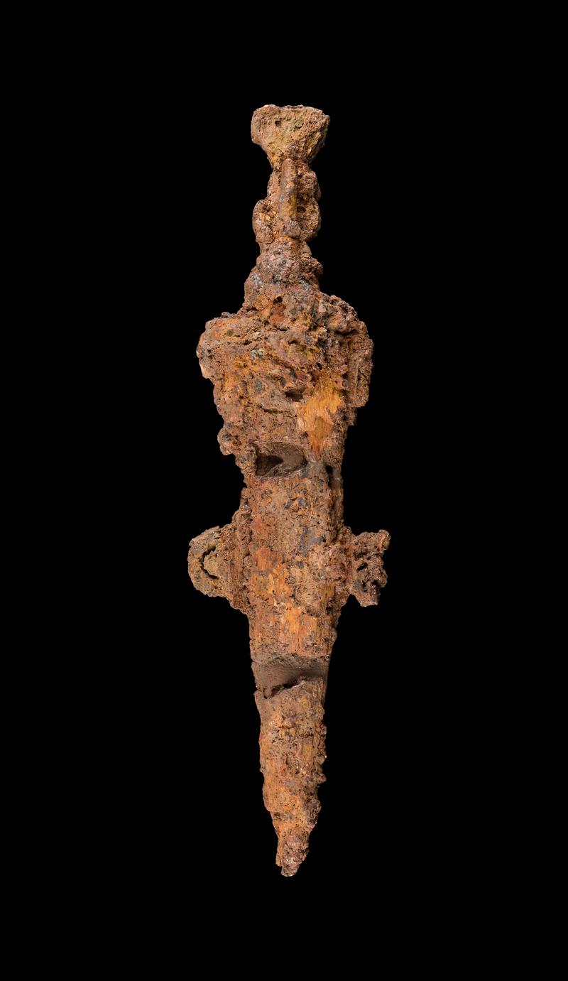 Roman iron dagger with inlaid scabbard