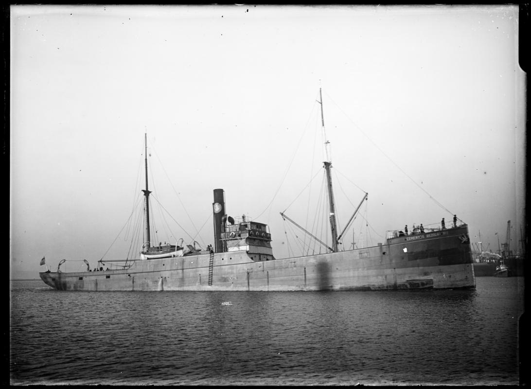 Starboard broadside view of S.S. CEMENTOS REZOLA No1, c.1936.