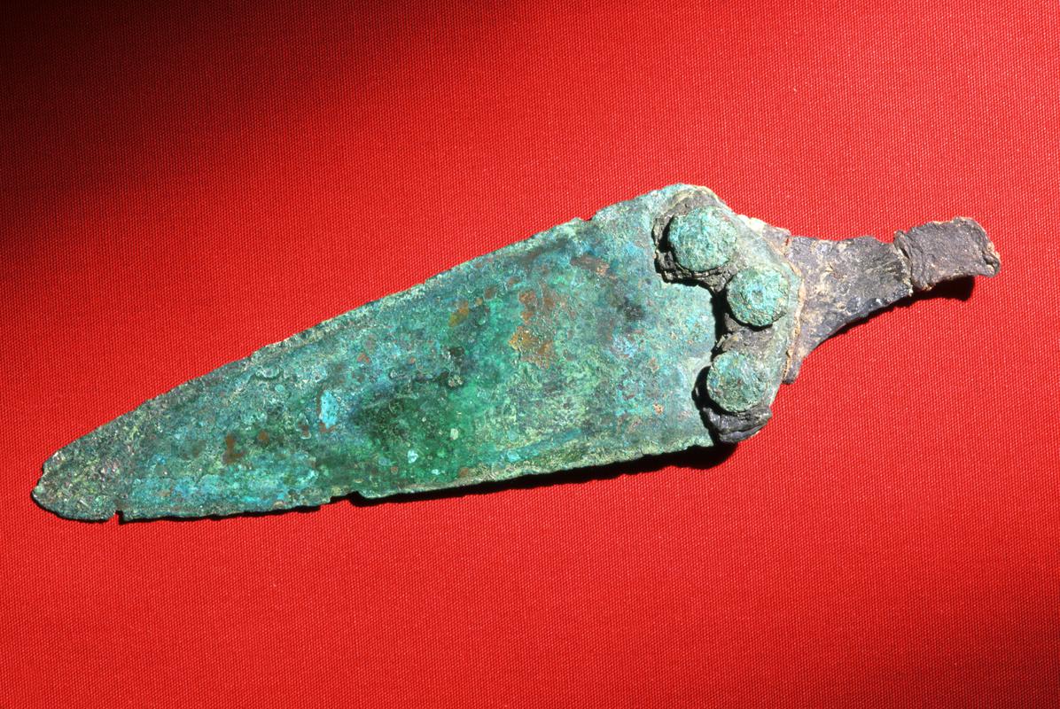 Early Bronze Age bronze dagger