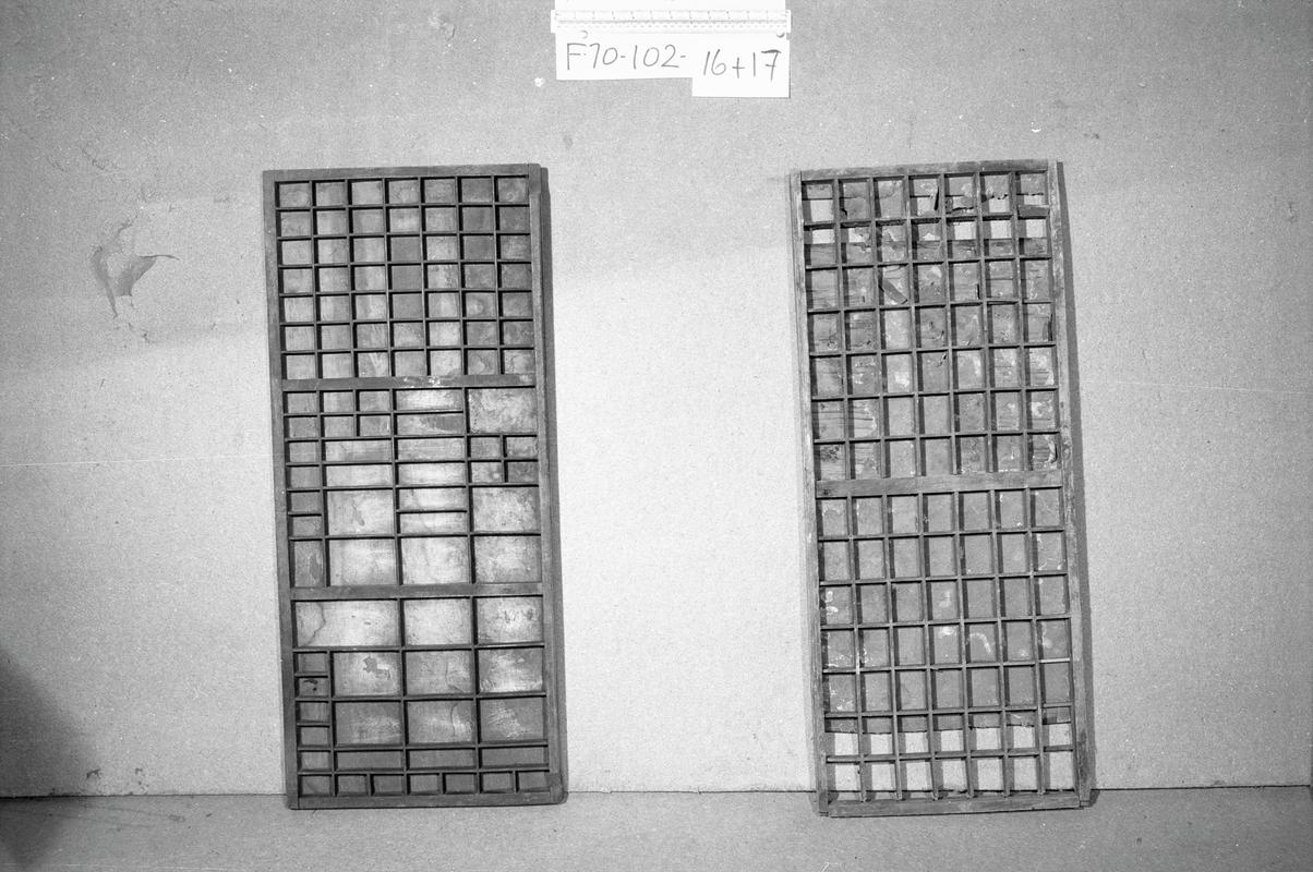 Wooden Trays with compartments for Lead Type
