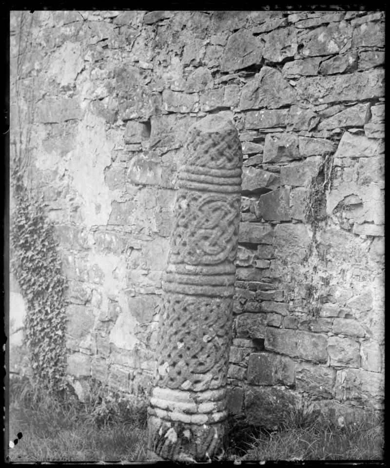 St Illtud&#039;s Church, Llantwit Major, cylindrical pillar