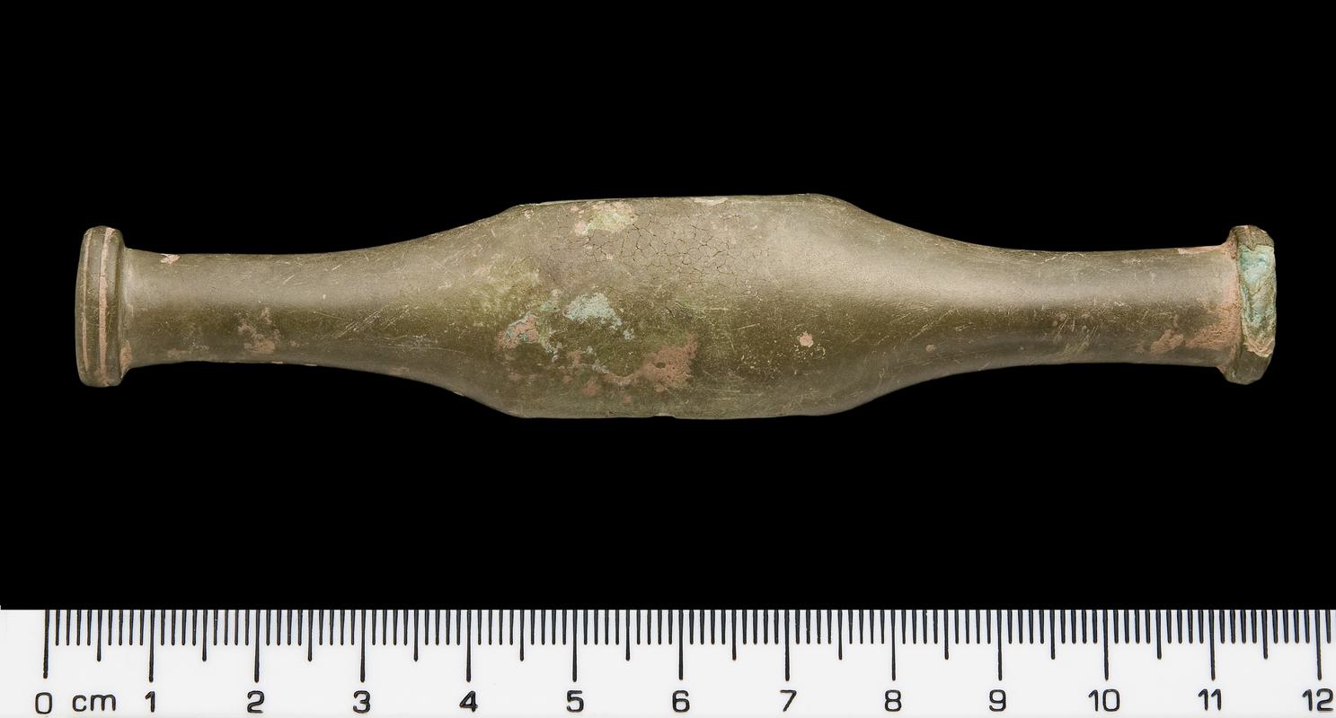 Iron Age / Roman copper alloy toggle