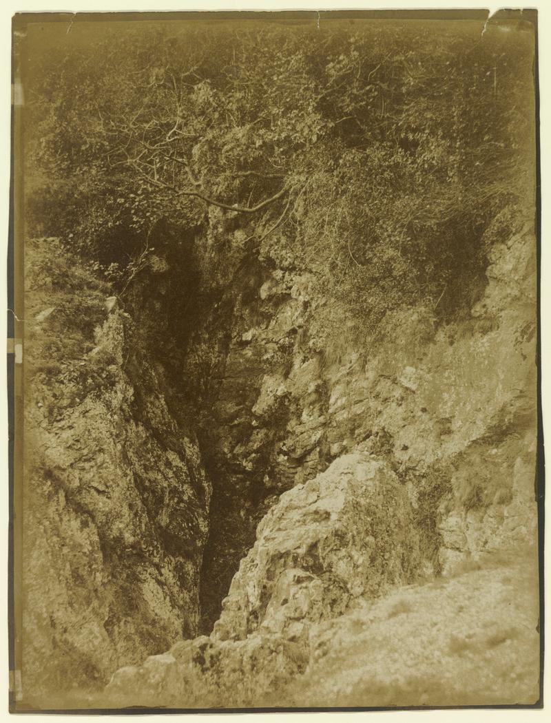 cleft in rockface, photograph