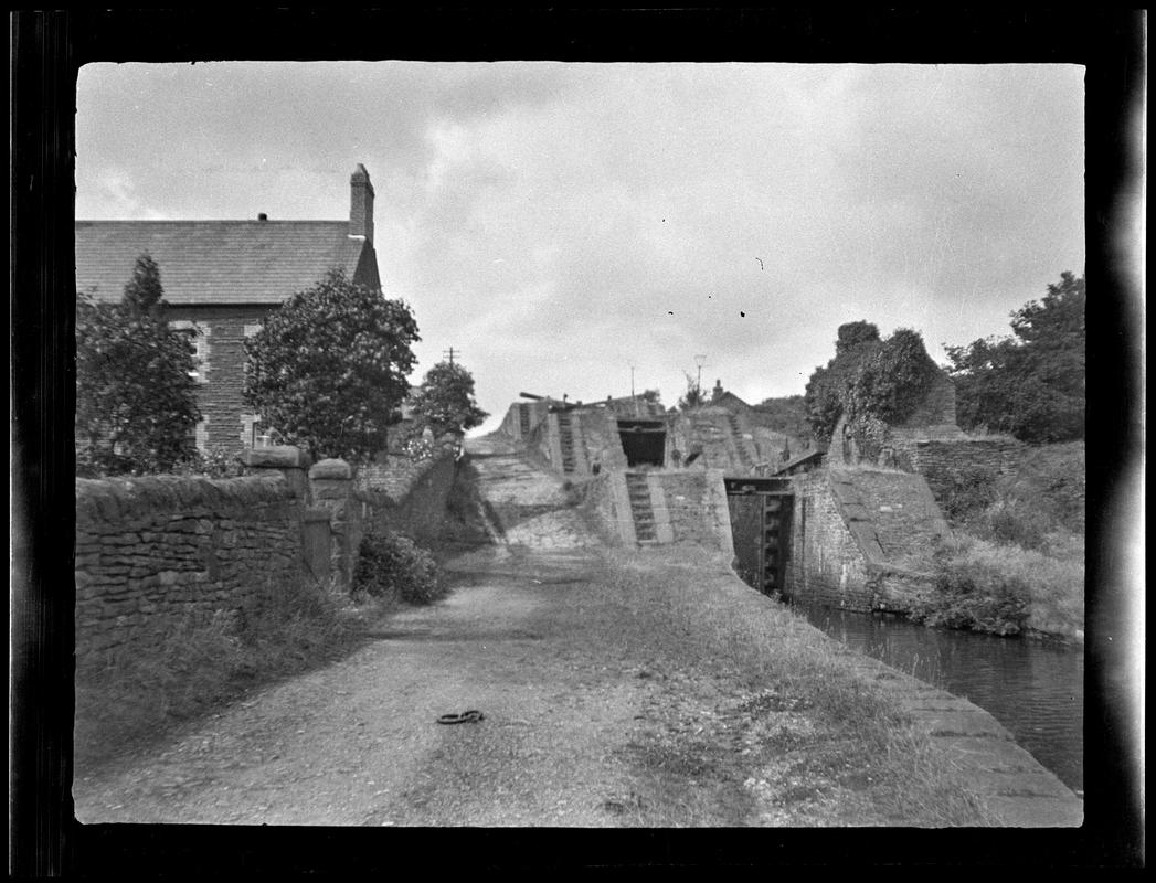 Glamorganshire Canal, negative