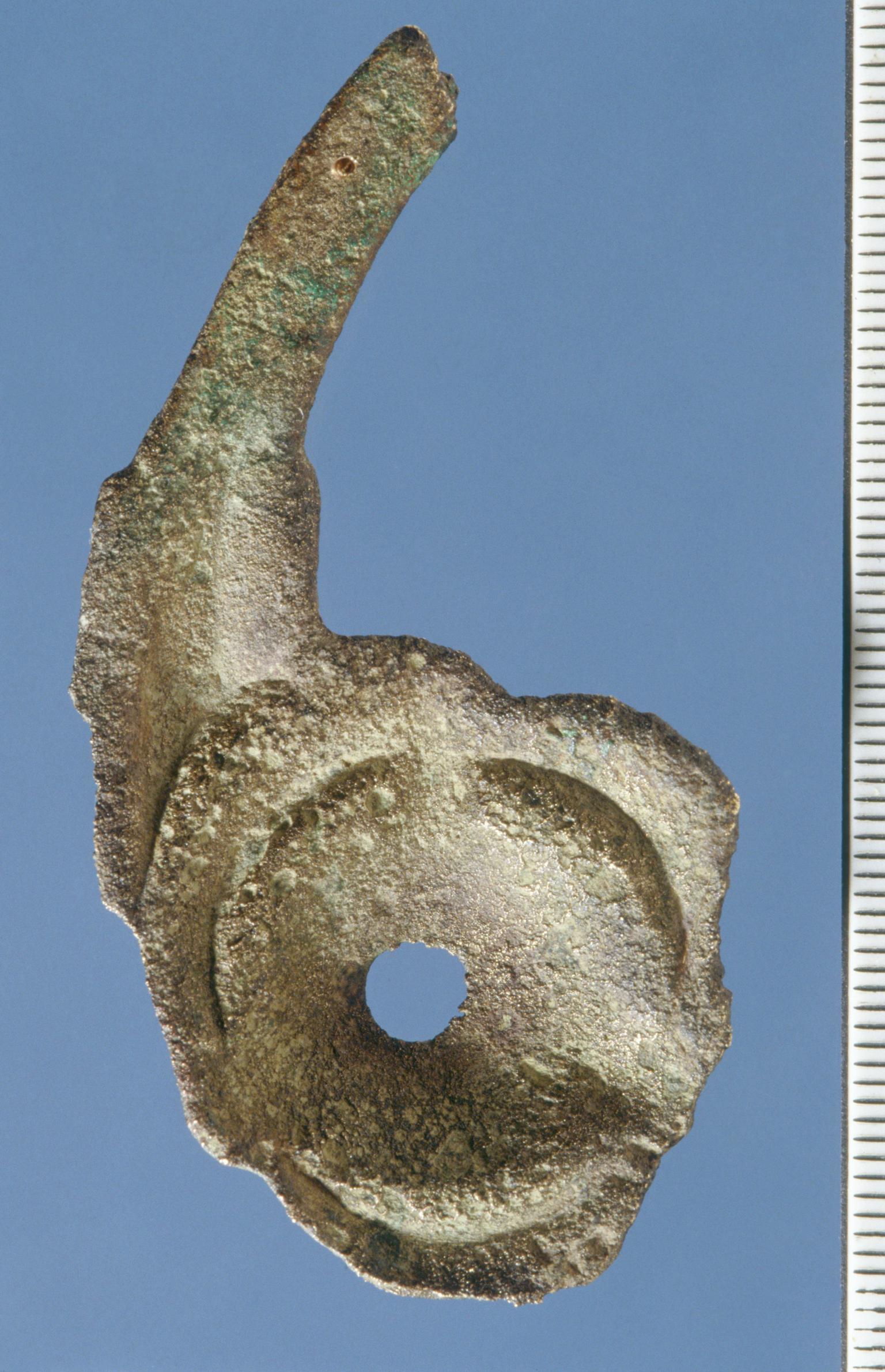 Early Medieval copper alloy penannular brooch