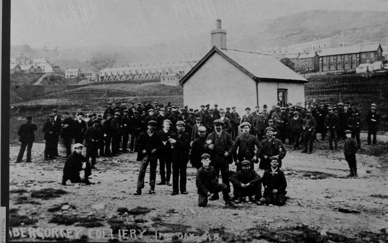Miners&#039; Pay Day, Clydach Vale