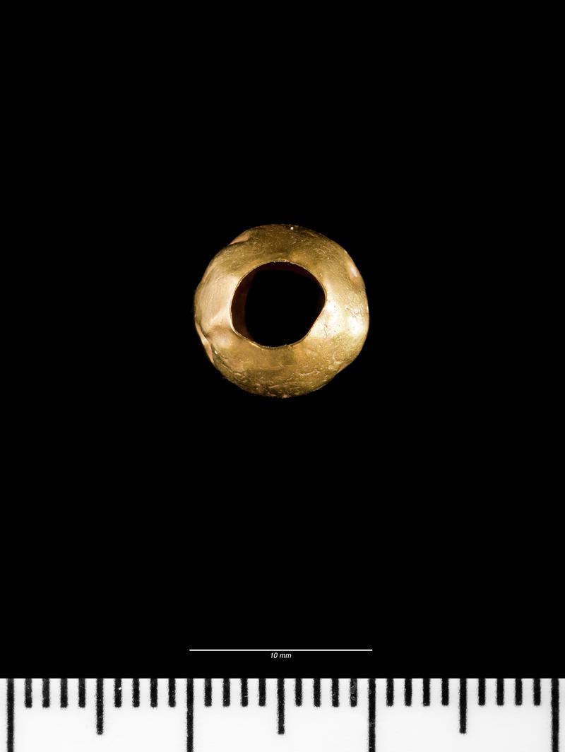 Middle Bronze Age gold bead