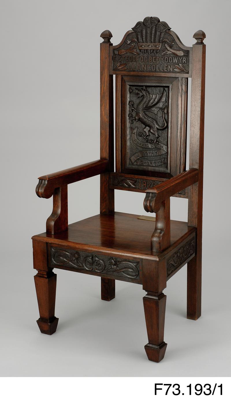 Chair, won at Eisteddfod Bedyddwyr Llangollen, 1923