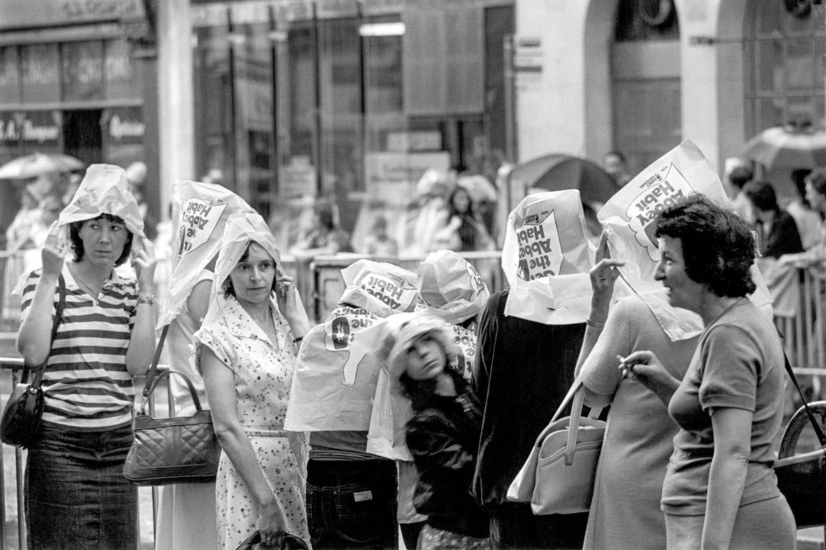 GB. WALES. Cardiff. Shoppers on the main street of the capital of Wales. 1982