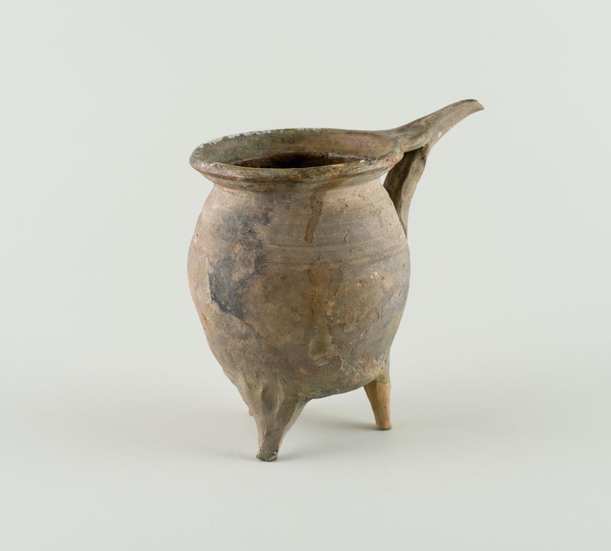 Post medieval pottery tripod pipkin