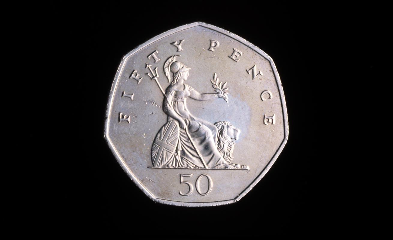 Elizabeth II 50p, 2001