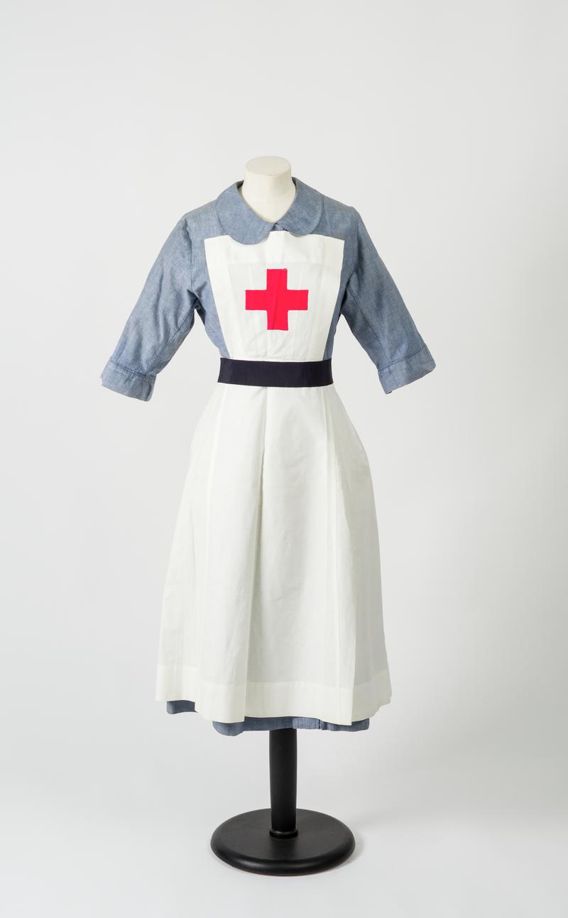 Nurse&#039;s dress, apron and belt, 1939 - 1945