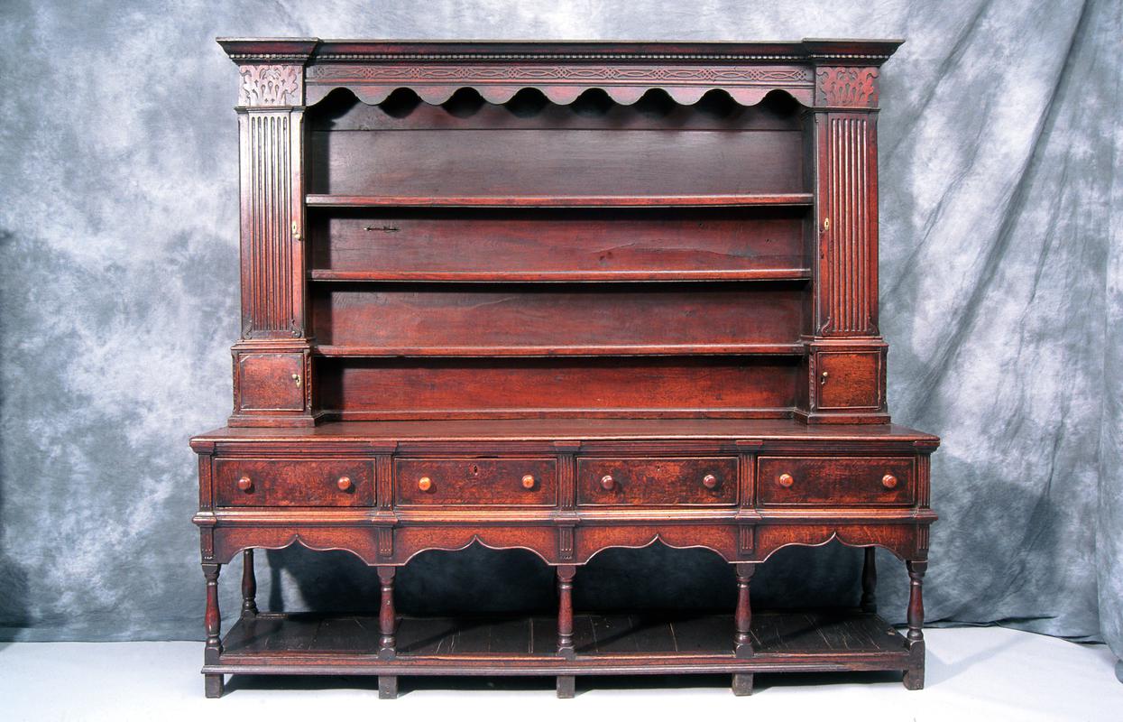 Montgomeryshire-style dresser from Tregynon, c. 1760-70