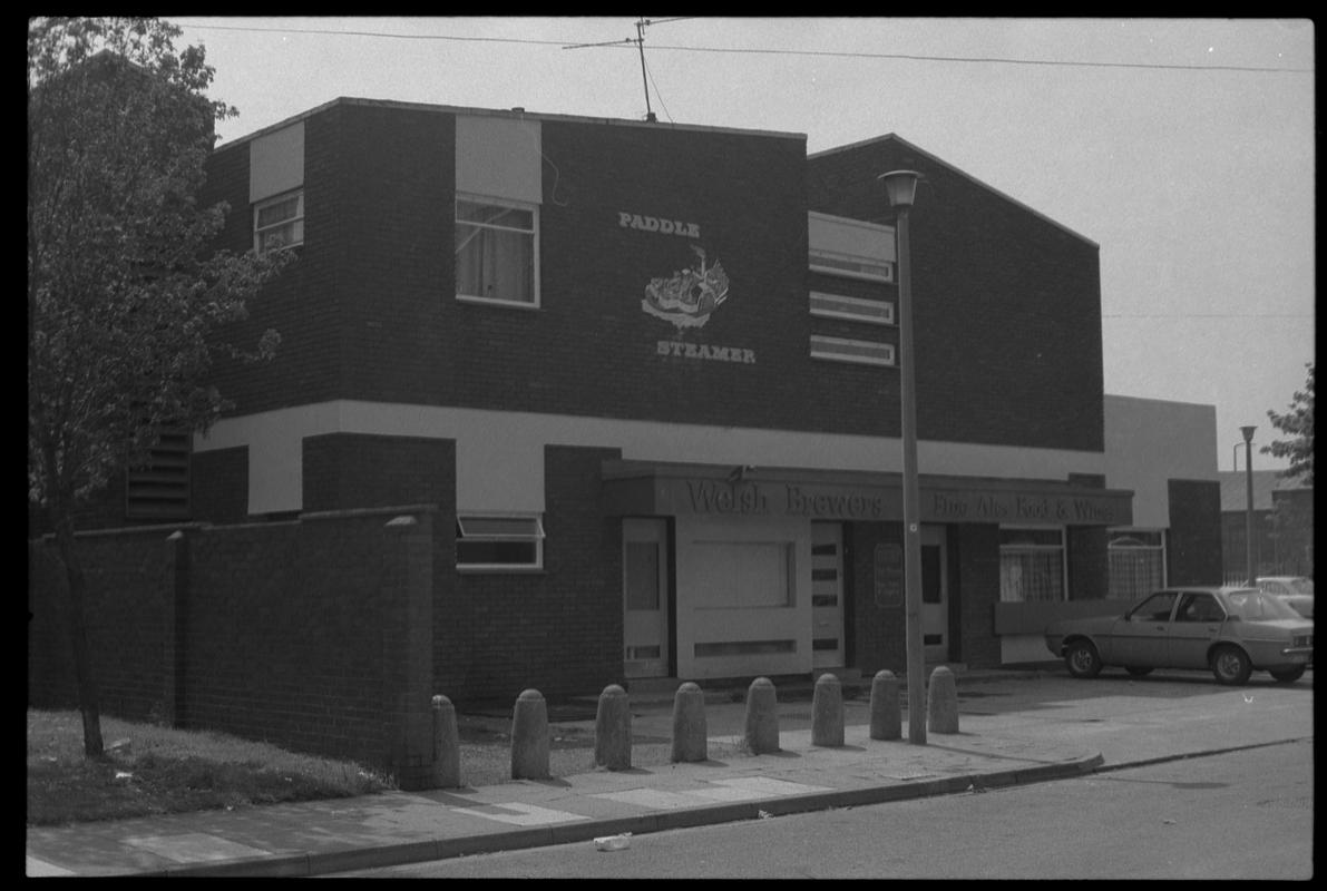 The Paddle Steamer Public House, Butetown.