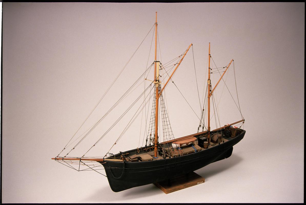 Ship model : Late-nineteenth century trading ketch