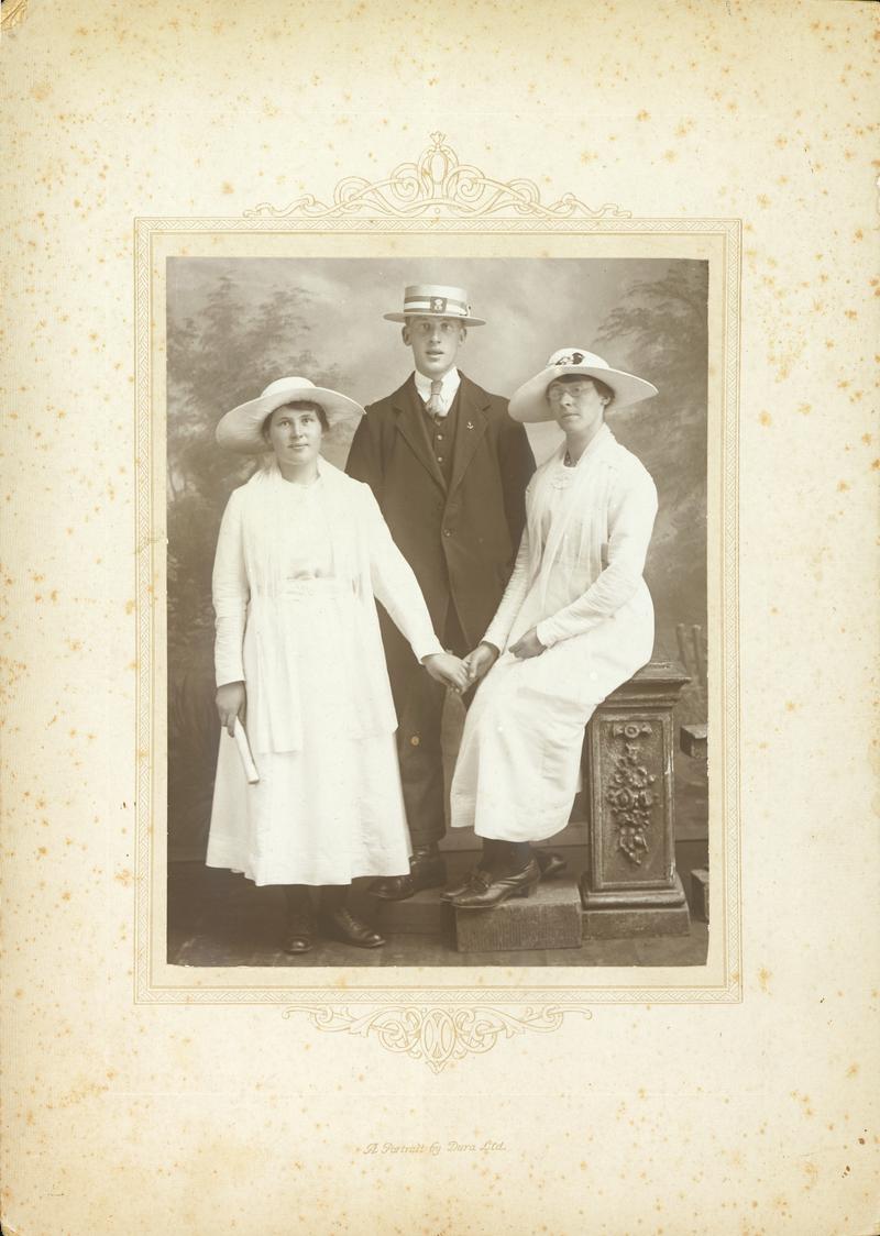 The children of Thomas and Sophia Goodwin, Ffatri Conwil