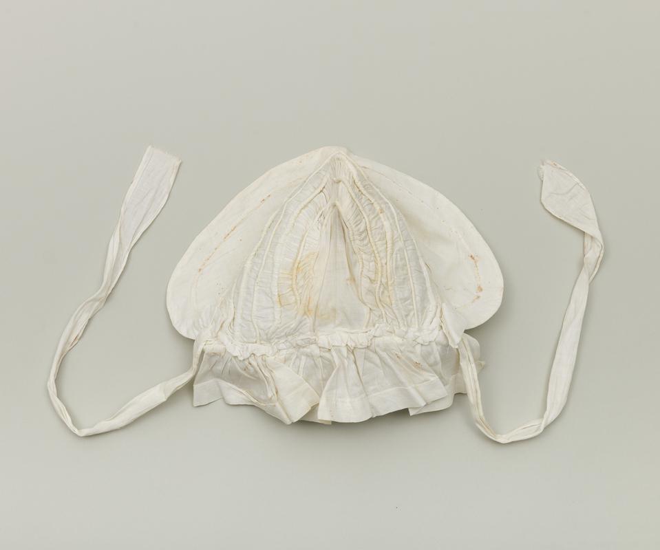 Child's bonnet