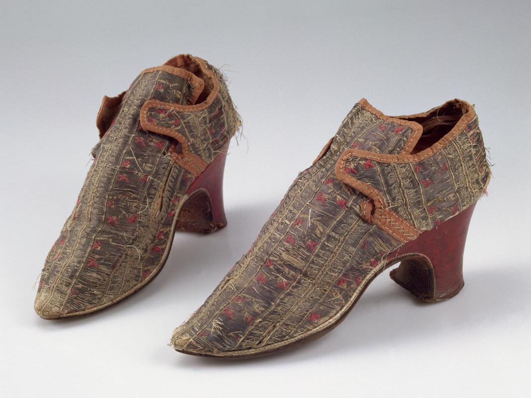 18th Century women&#039;s shoes
