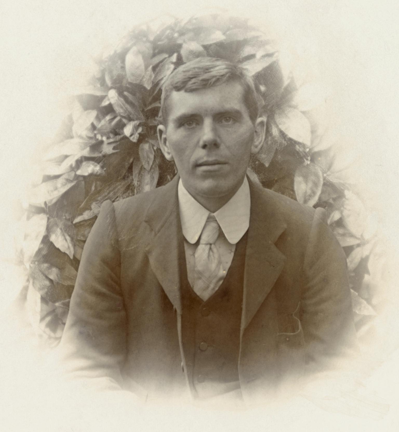 T. Jones (Esyllwg) (photograph)